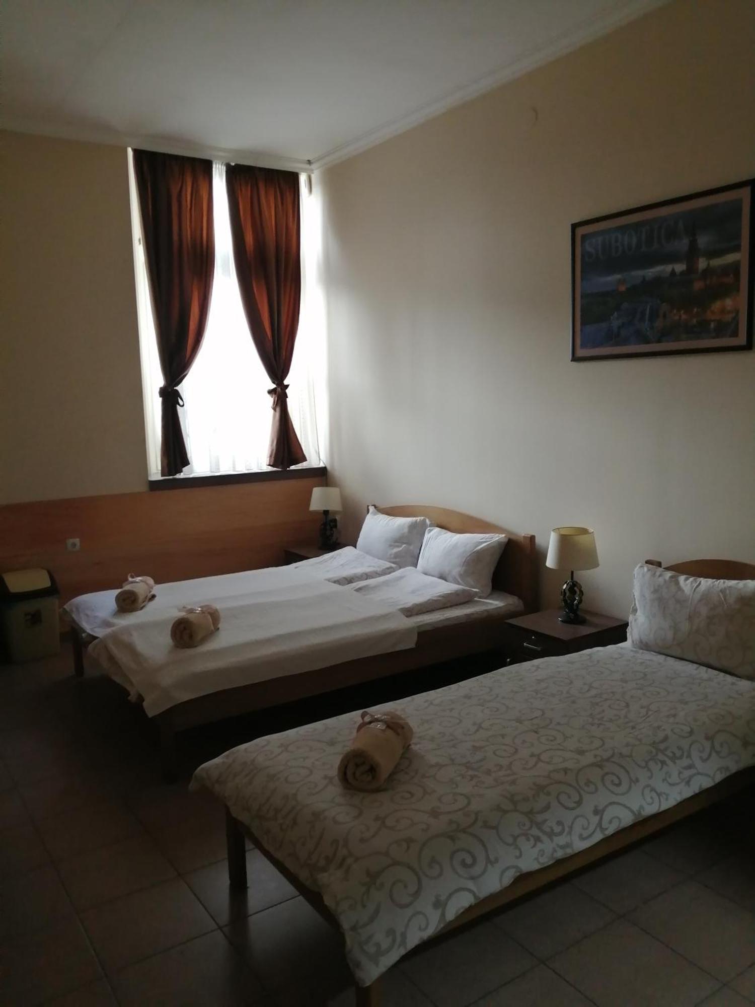 Guest House Best Food Subotica Rom bilde